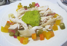 蒸し鶏とボイル野菜グリーンソース